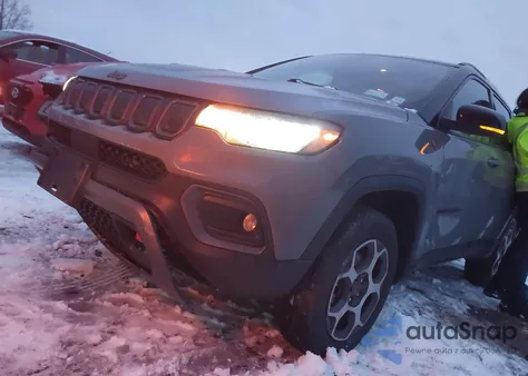 2022 Jeep Compass Trailhawk 4X4 z USA, uszkodzony, nr VIN 3C4NJDDB9NT203694